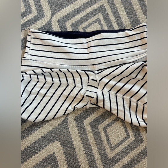 RARE lululemon quiet stripe wunder unders - Picture 3 of 4